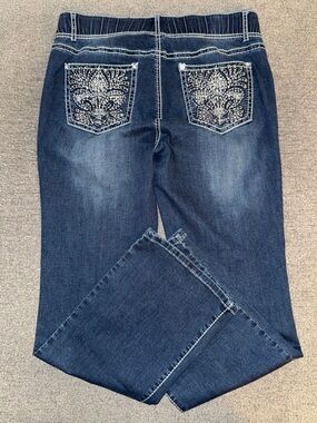 Apt. 9 Women’s Boot Cut Jeans in Dark Blue Wash